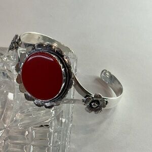 🆕 Floral Sterling Silver Cuff with Bold Red Coral Centerpiece 🆕
